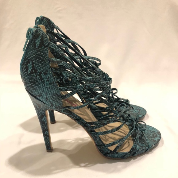 Heels - Picture 3 of 4